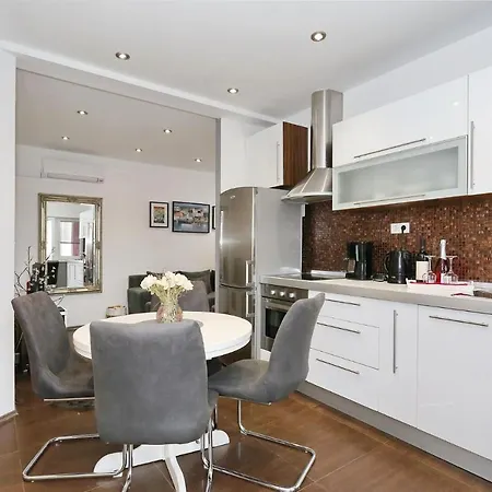 Mediteranea 1 * Ζαντάρ