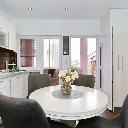 Mediteranea 1 * Ζαντάρ