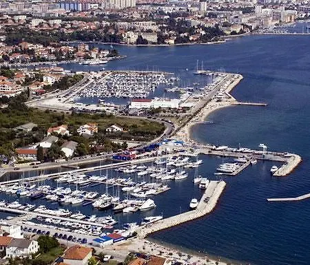 Διαμέρισμα Mediteranea 1 *